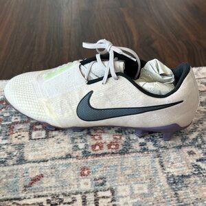 Nike Men's Beige and Black Soccer Cleats. Brand New-Never Worn